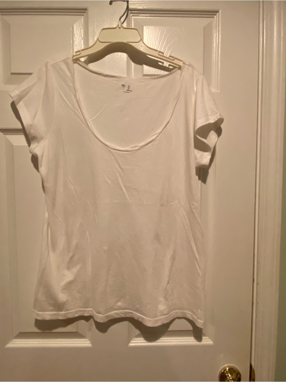 GAP White Scoop Neck Short Sleeve Tee